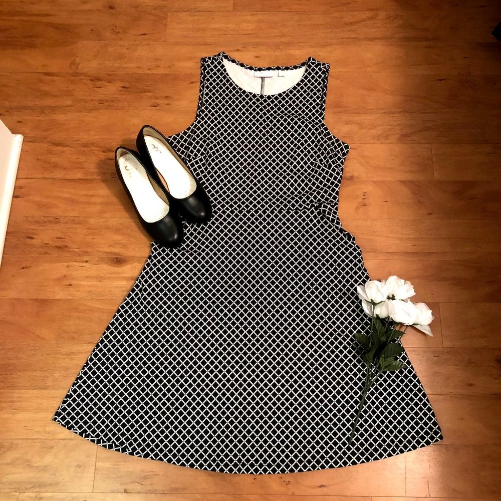 FINAL SALE - NY&CO Fit & Flare dress Size Small